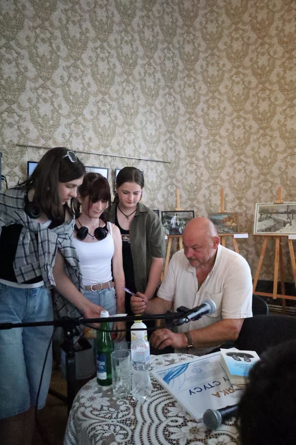 У Коломиї син Василя Стуса презентував книгу про видатного батька 3
