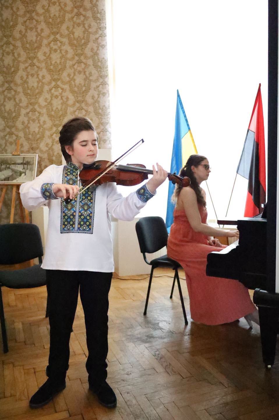 У Коломиї син Василя Стуса презентував книгу про видатного батька 5
