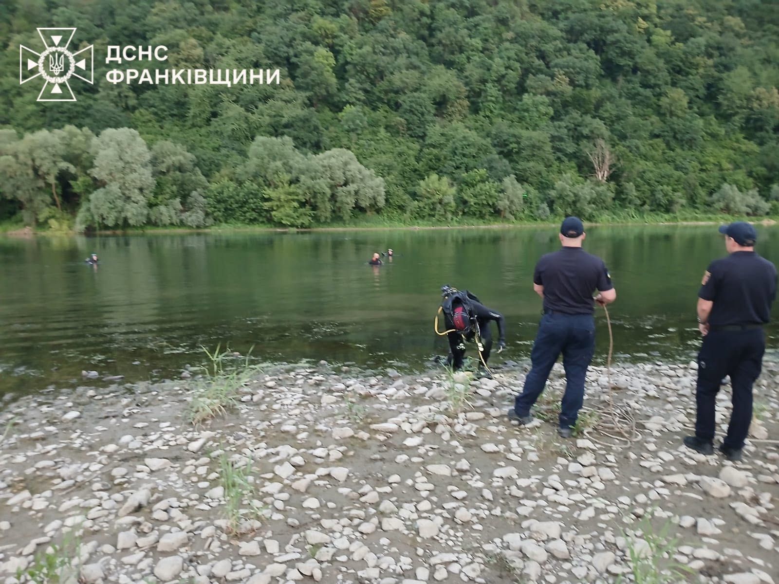 На Коломийщині водолази рошукують 17-річного юнака, який зник у Дністрі 3