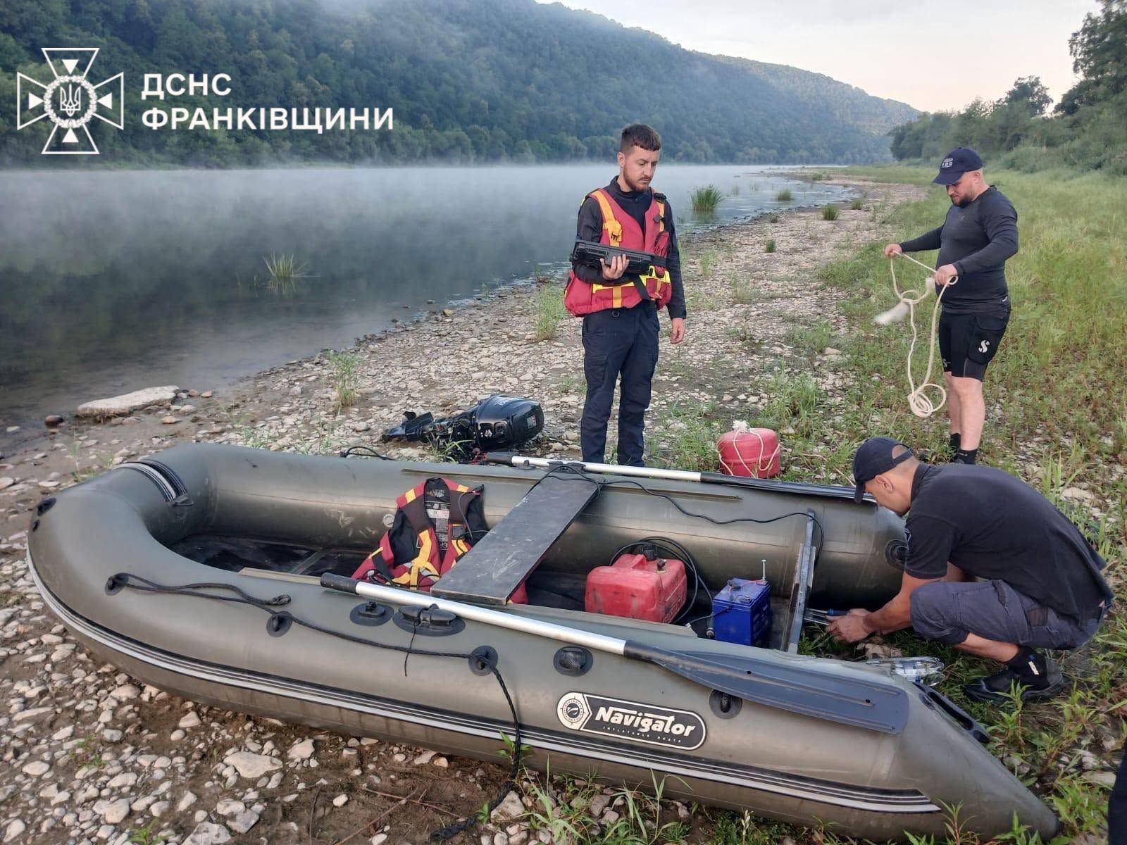 На Коломийщині водолази рошукують 17-річного юнака, який зник у Дністрі 4