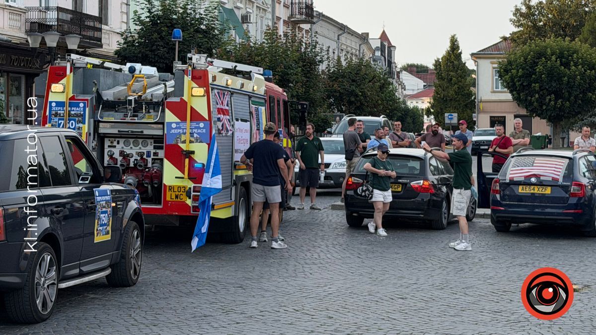 До Коломиї прибув 17-й конвой позашляховиків для ЗСУ 9