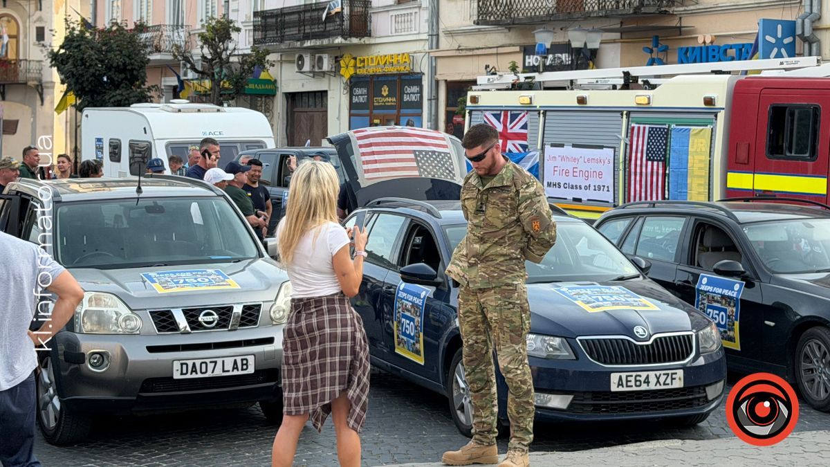 До Коломиї прибув 17-й конвой позашляховиків для ЗСУ 1