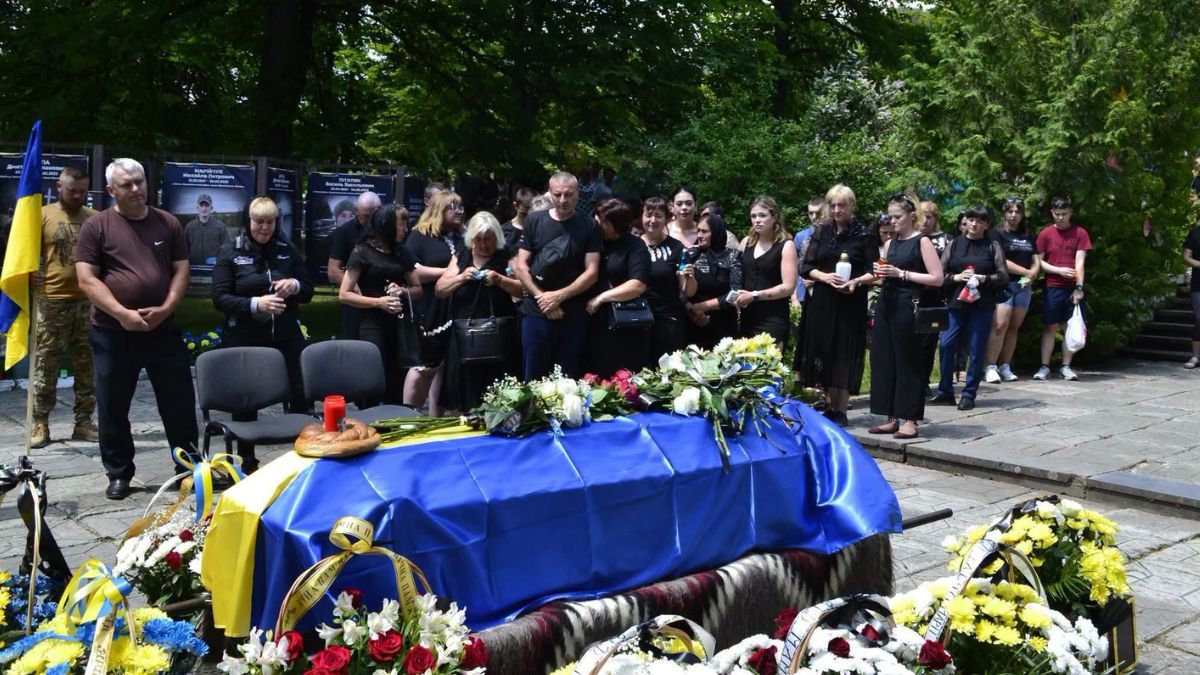 Верховинська громада віддала шану загиблому Давиду Бойканюку 2