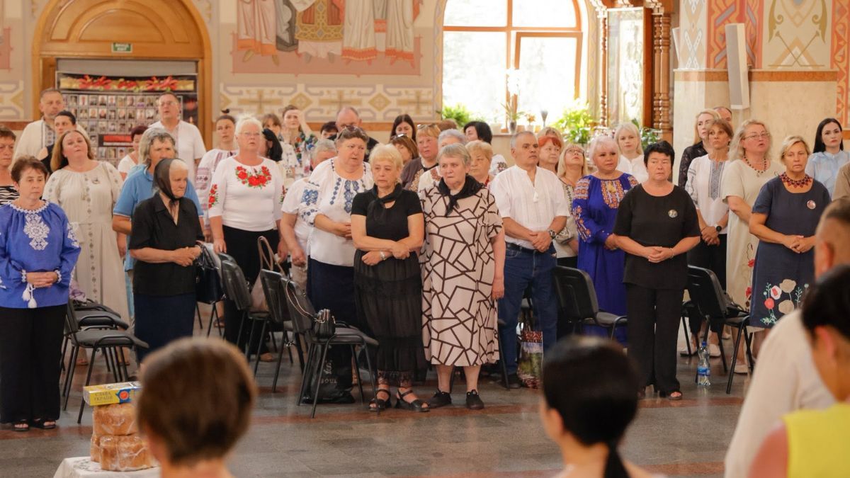 Пам’ять Героїв вшанували у Коломиї: родинам полеглих воїнів вручили обласні нагороди 3