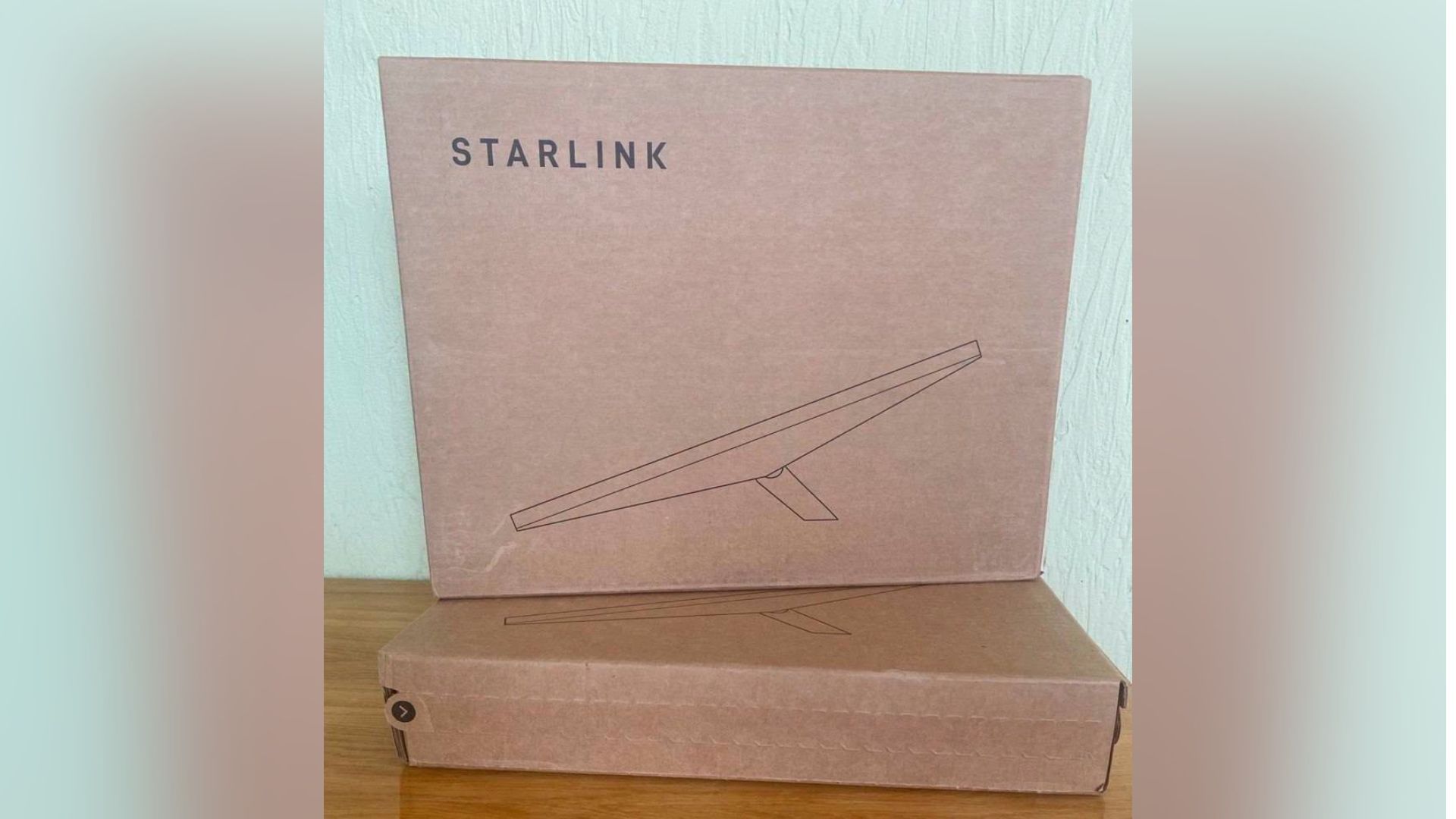 Городенківська громада передала захисникам генератор та системи Starlink