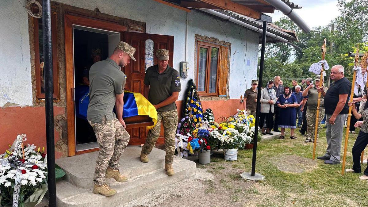 У Княждворі на вічний спочинок провели воїна Дмитра Гаврищука 1