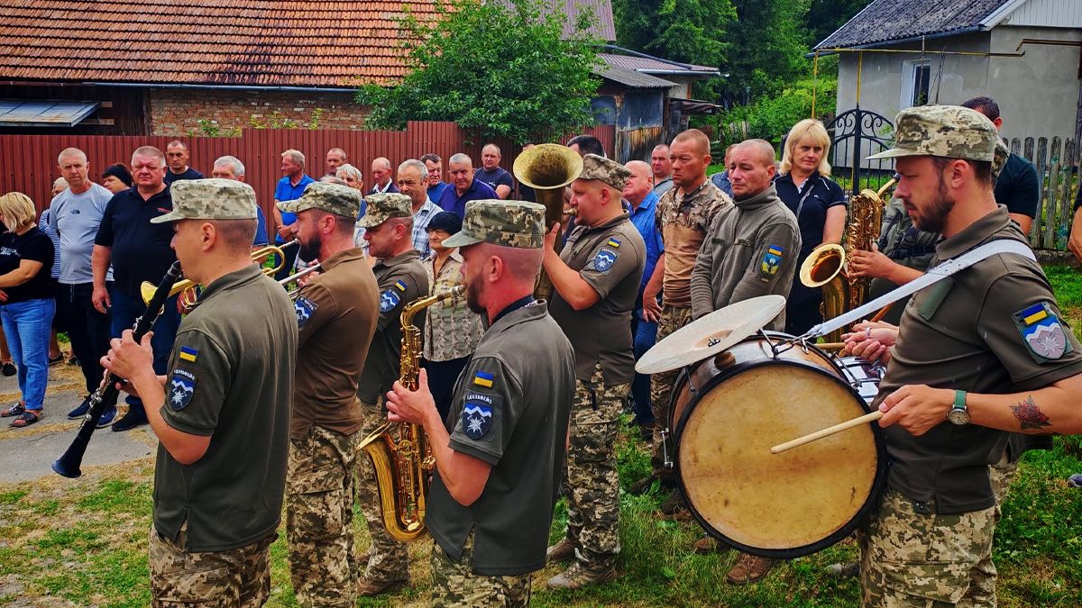 У Княждворі на вічний спочинок провели воїна Дмитра Гаврищука 2