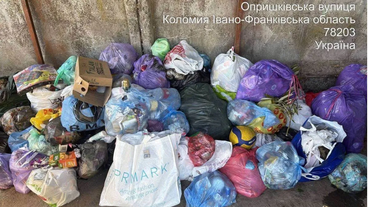 Що відбувається на сміттєвих майданчиках Коломиї: фоторепортаж