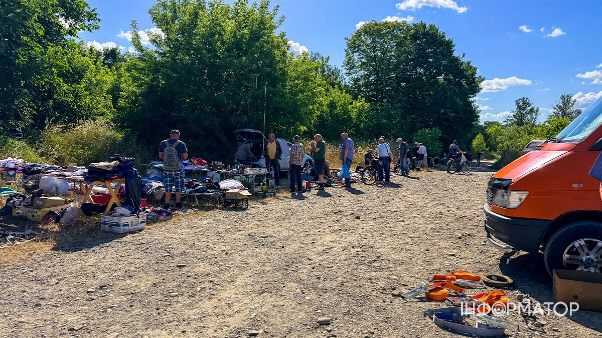 Жваві торги та тисячі товарів: фоторепортж з Торговиці у Коломиї 2