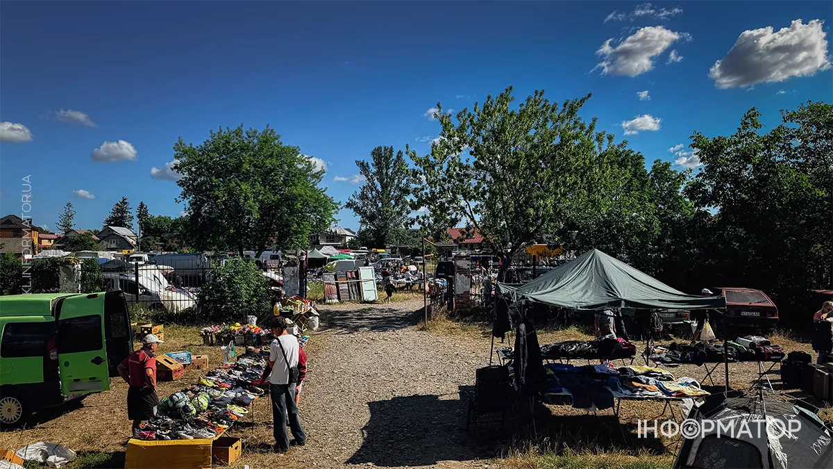 Жваві торги та тисячі товарів: фоторепортж з Торговиці у Коломиї 1