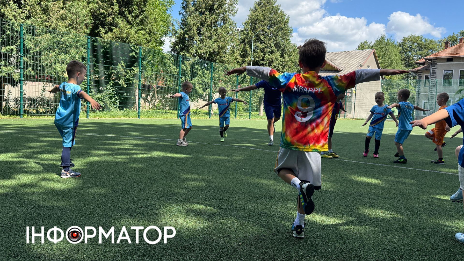 Перші кроки у спорті: у Коломиї відкрили футбольну секцію Varatyk Kinder для найменших 9