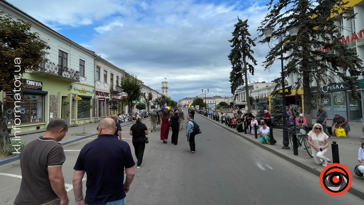 На щиті до рідного краю повернувся захисник із Саджавки Василь Півторак 11