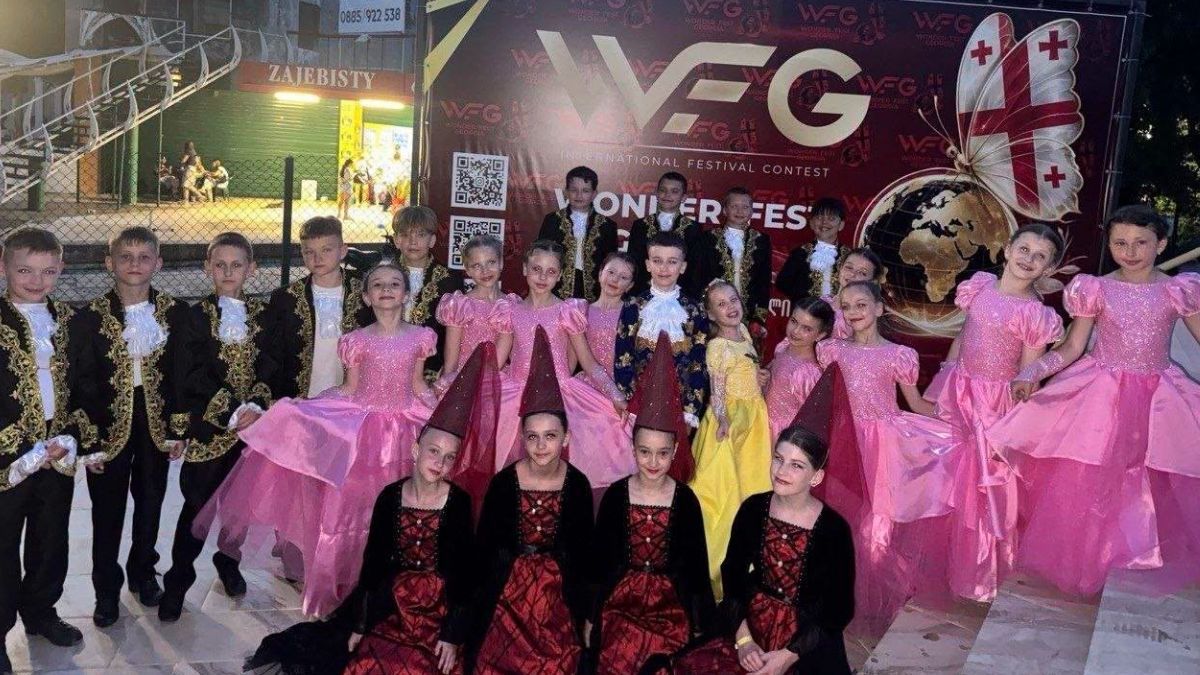 Юні артисти з Коломиї стали найкращими на міжнародному фестивалі в Болгарії 5