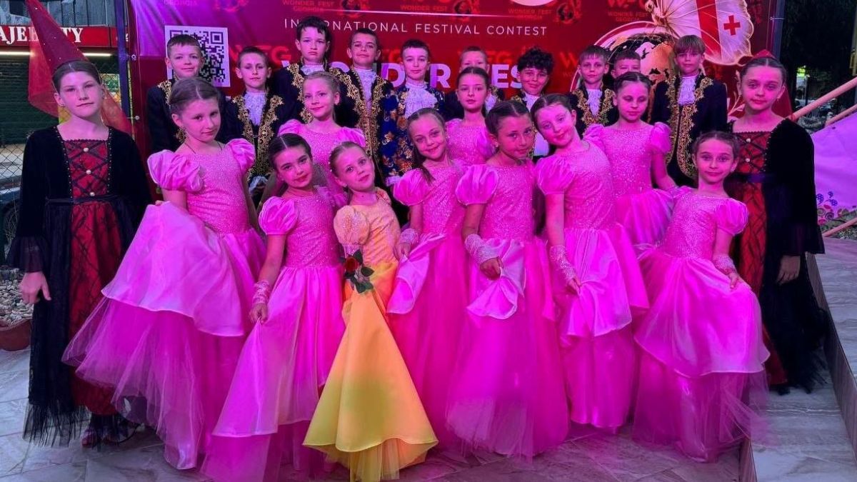 Юні артисти з Коломиї стали найкращими на міжнародному фестивалі в Болгарії 4