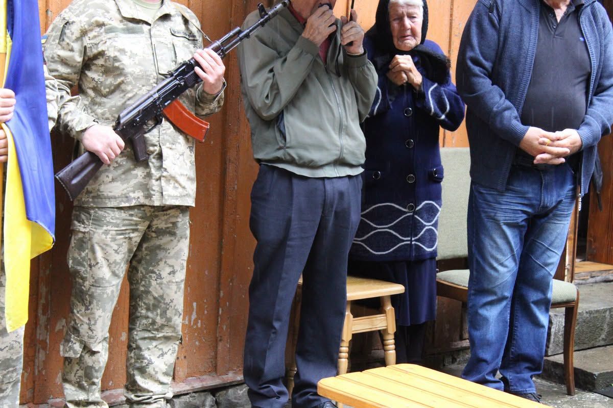 У Делятині попрощались із померлим Андрієм Трачуком 6