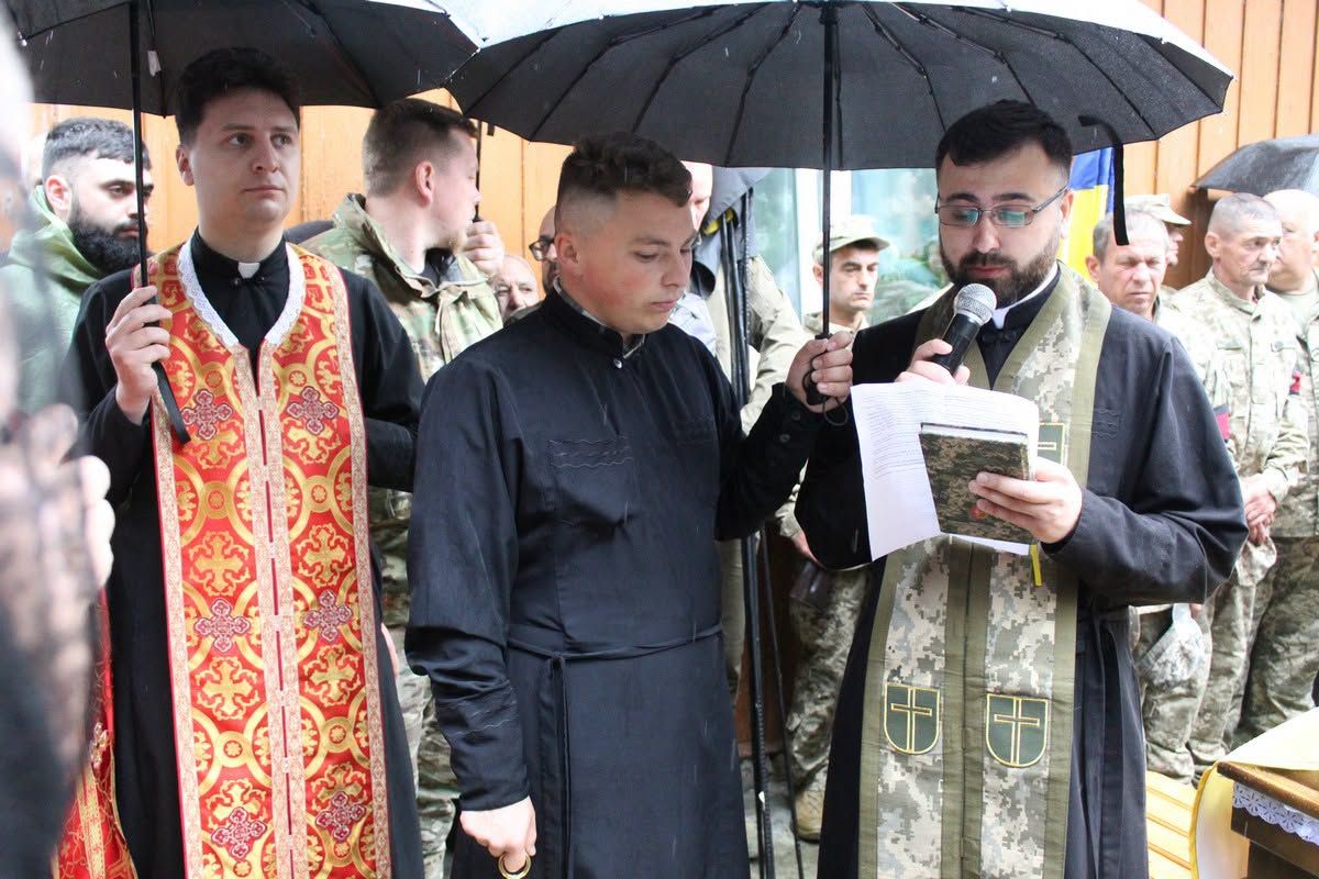 У Делятині попрощались із померлим Андрієм Трачуком 9