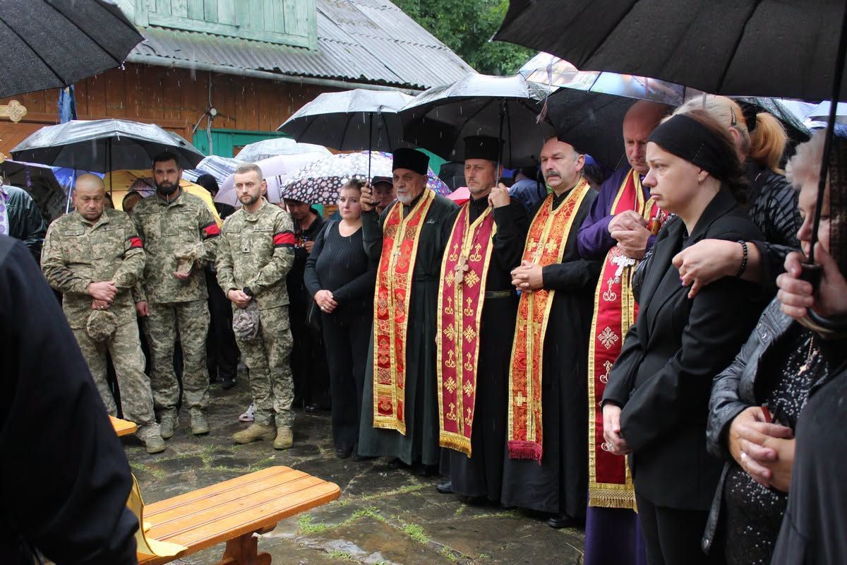 У Делятині попрощались із померлим Андрієм Трачуком 10