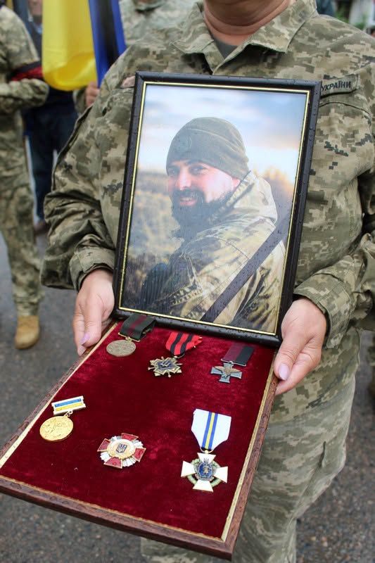 У Делятині попрощались із померлим Андрієм Трачуком 15