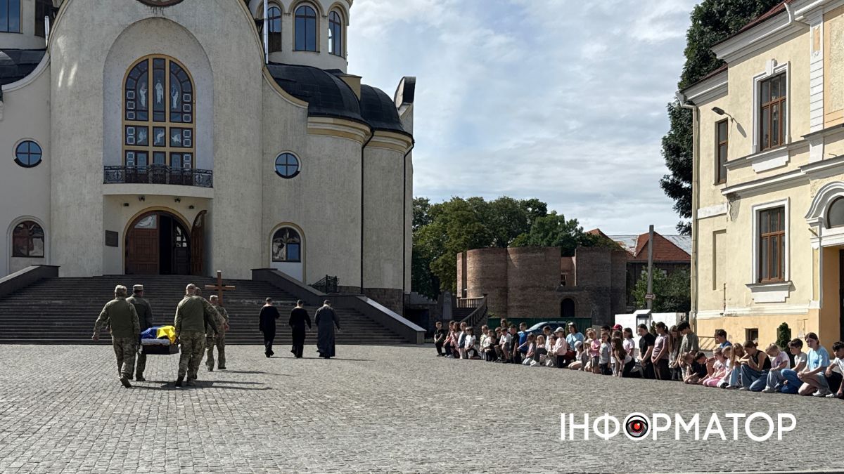 У Коломиї зустріли скорботний кортеж померлого воїна Ярослава Козлова 7