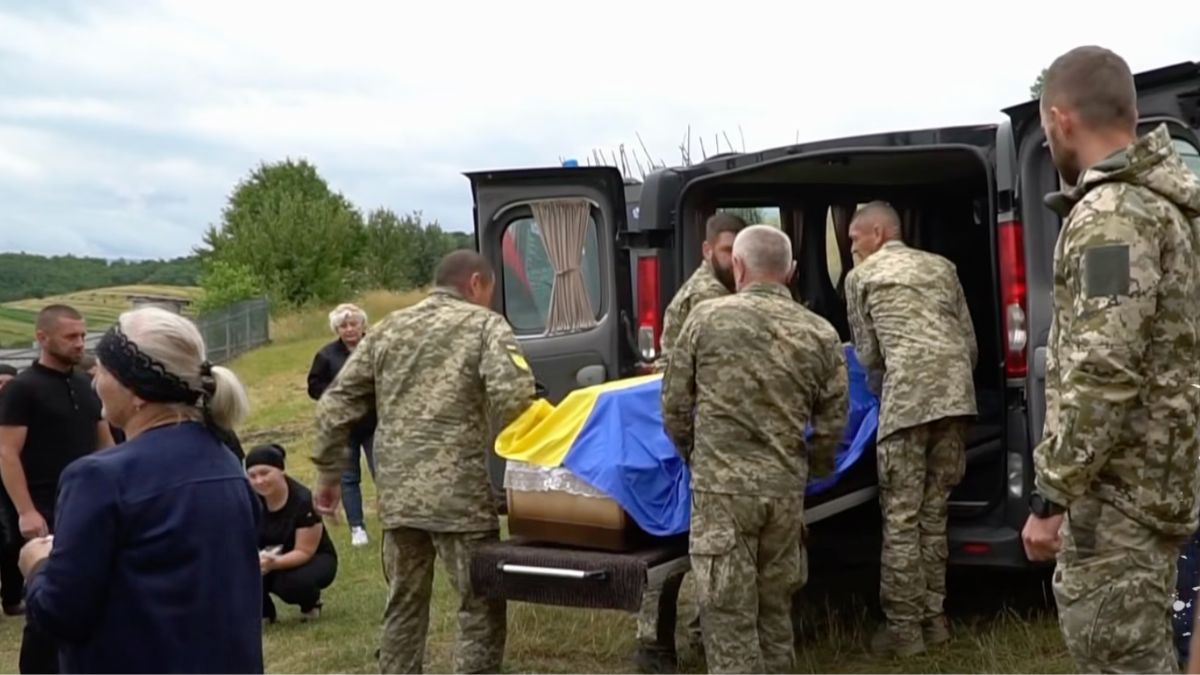 Надвірнянська громада "на щиті" зустріла захисника Степана Пилипʼюка