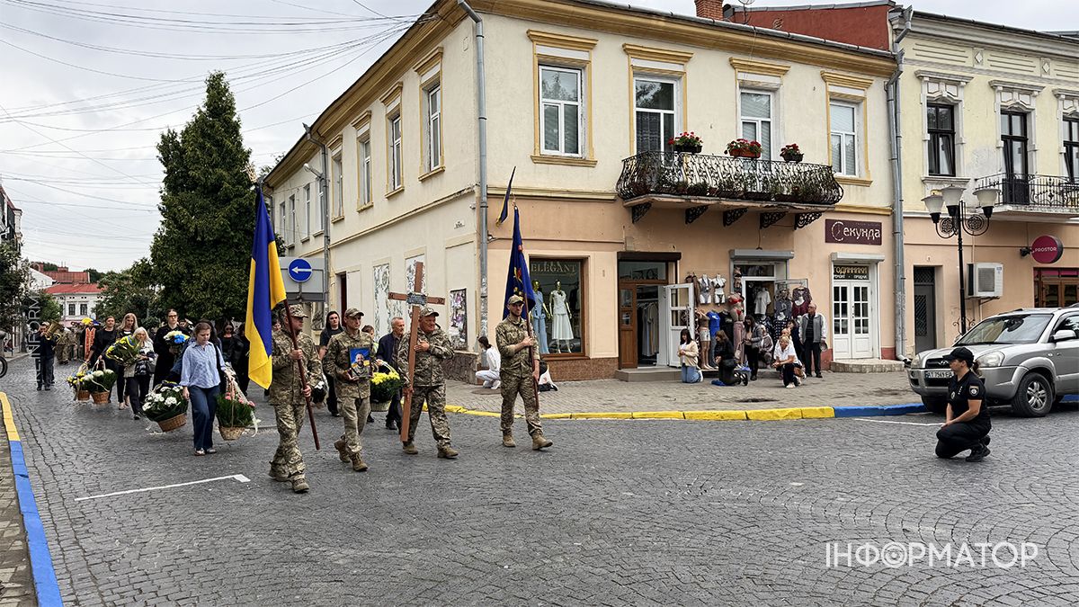 Коломияни провели в останню путь Ярослава Козлова 14