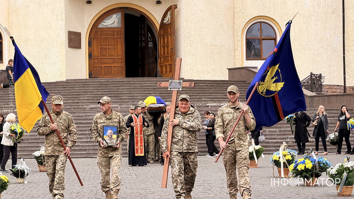 Коломияни провели в останню путь Ярослава Козлова 2