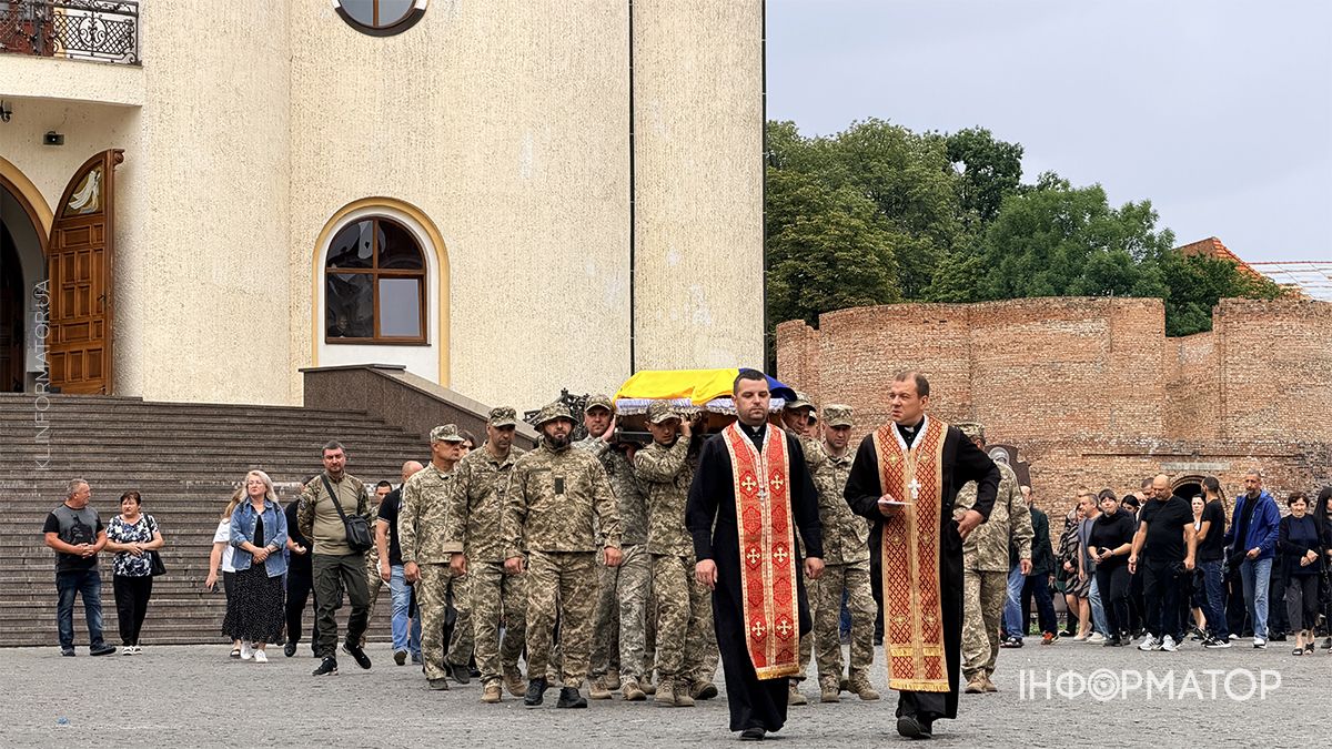 Коломияни провели в останню путь Ярослава Козлова 3