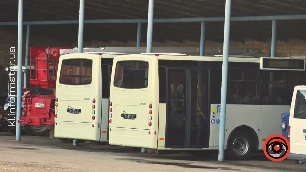 Проти волі депутатів Станіславський продавлює питання закупівлі автобусів