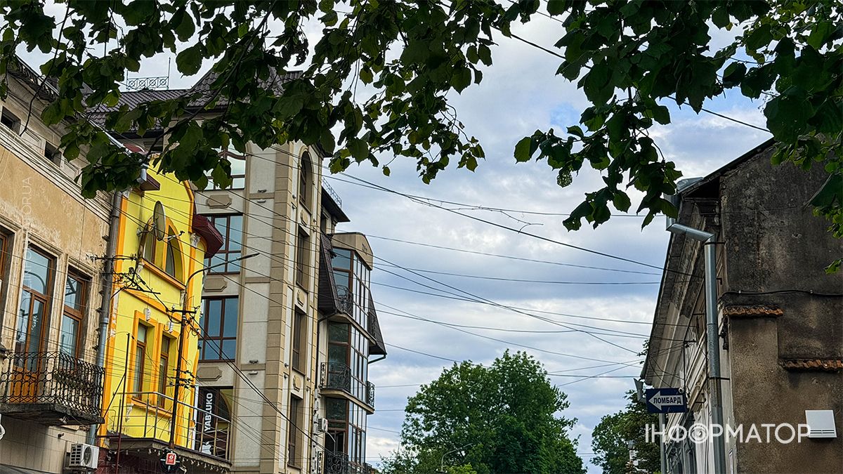 Затишний фоторепортаж із вулиць Коломиї 20