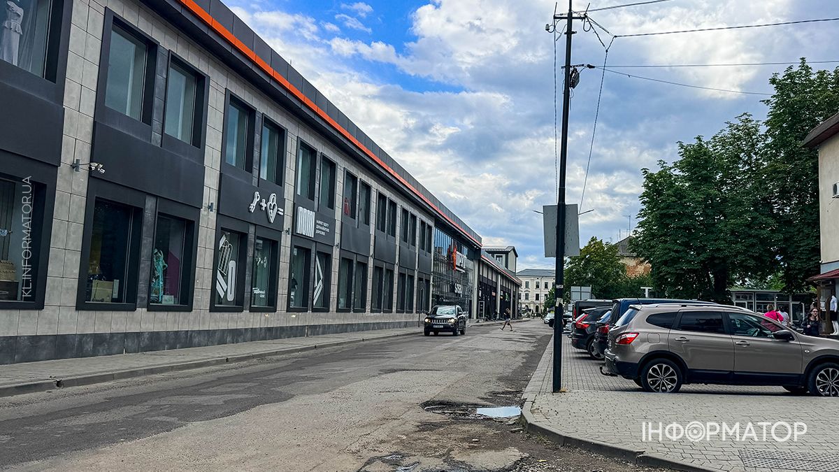 Затишний фоторепортаж із вулиць Коломиї 17