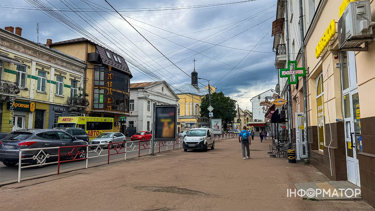 Затишний фоторепортаж із вулиць Коломиї 15