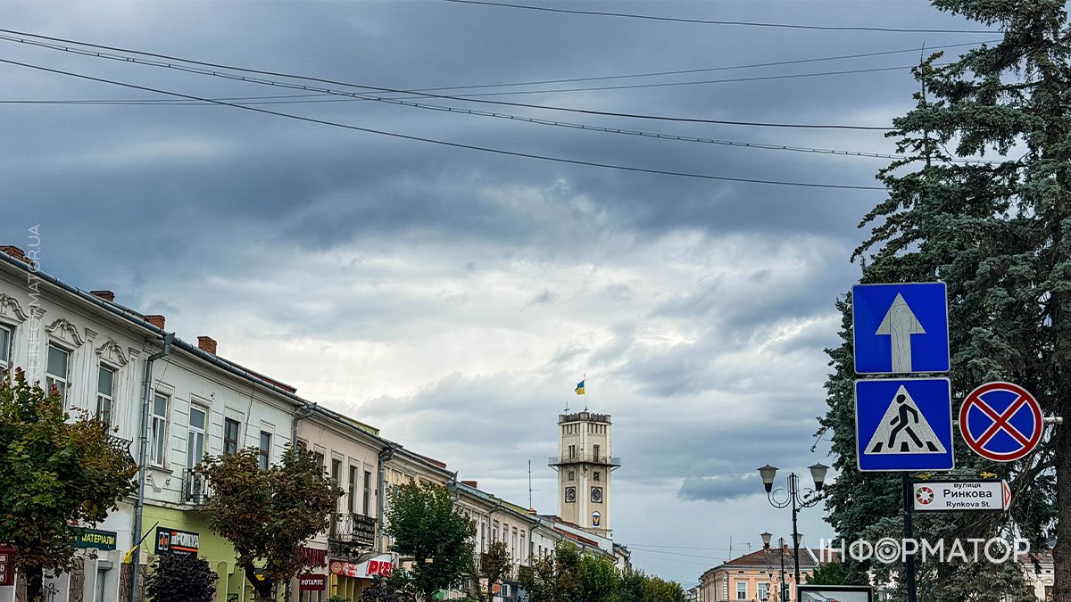 Затишний фоторепортаж із вулиць Коломиї 11