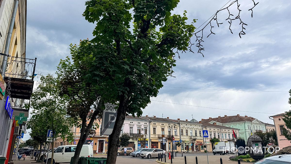 Затишний фоторепортаж із вулиць Коломиї 9