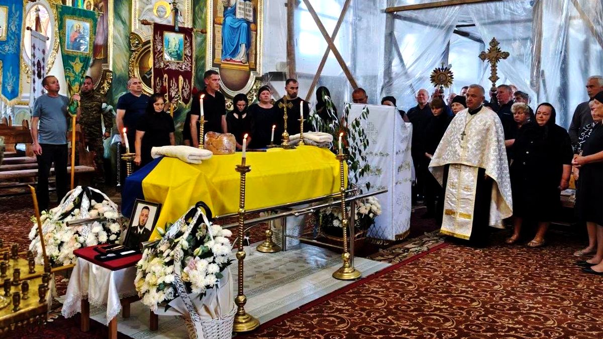 Чин похорону захисника Сергія Цюмпали пройшов на Городенківщині 4