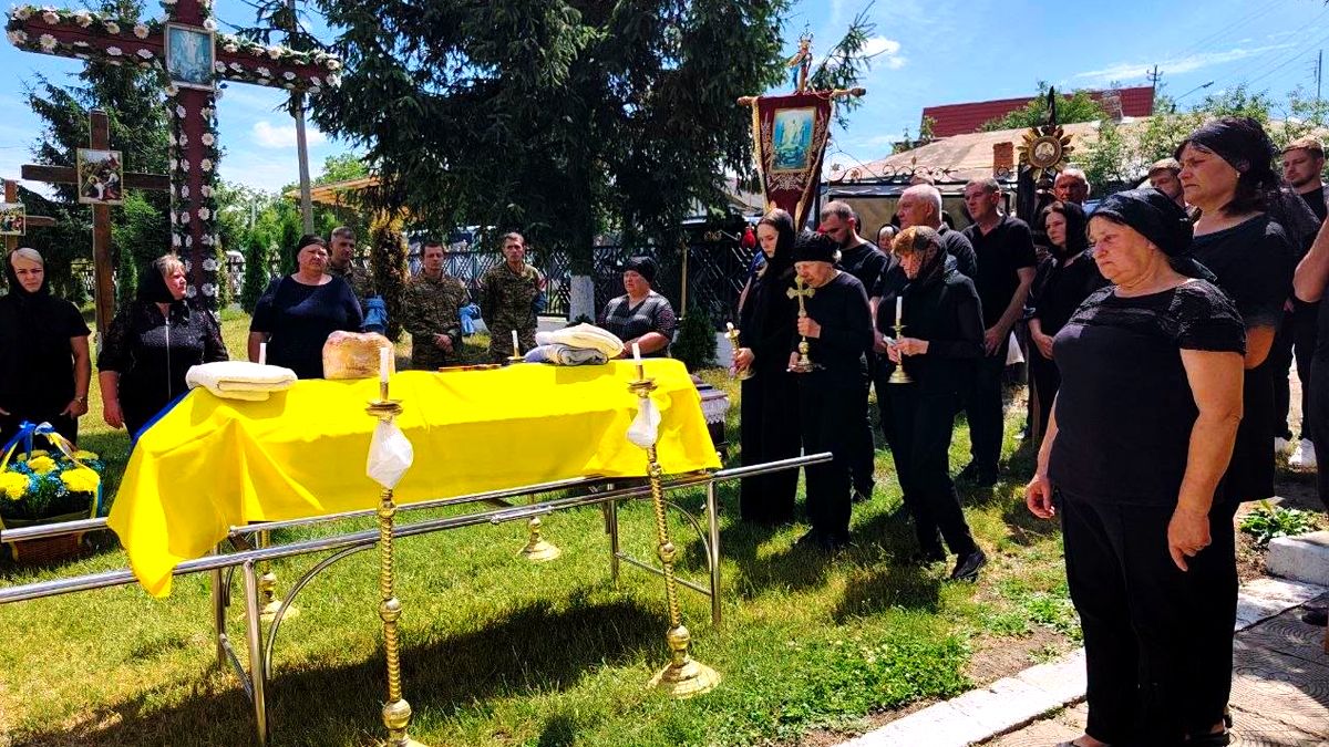 Чин похорону захисника Сергія Цюмпали пройшов на Городенківщині 2