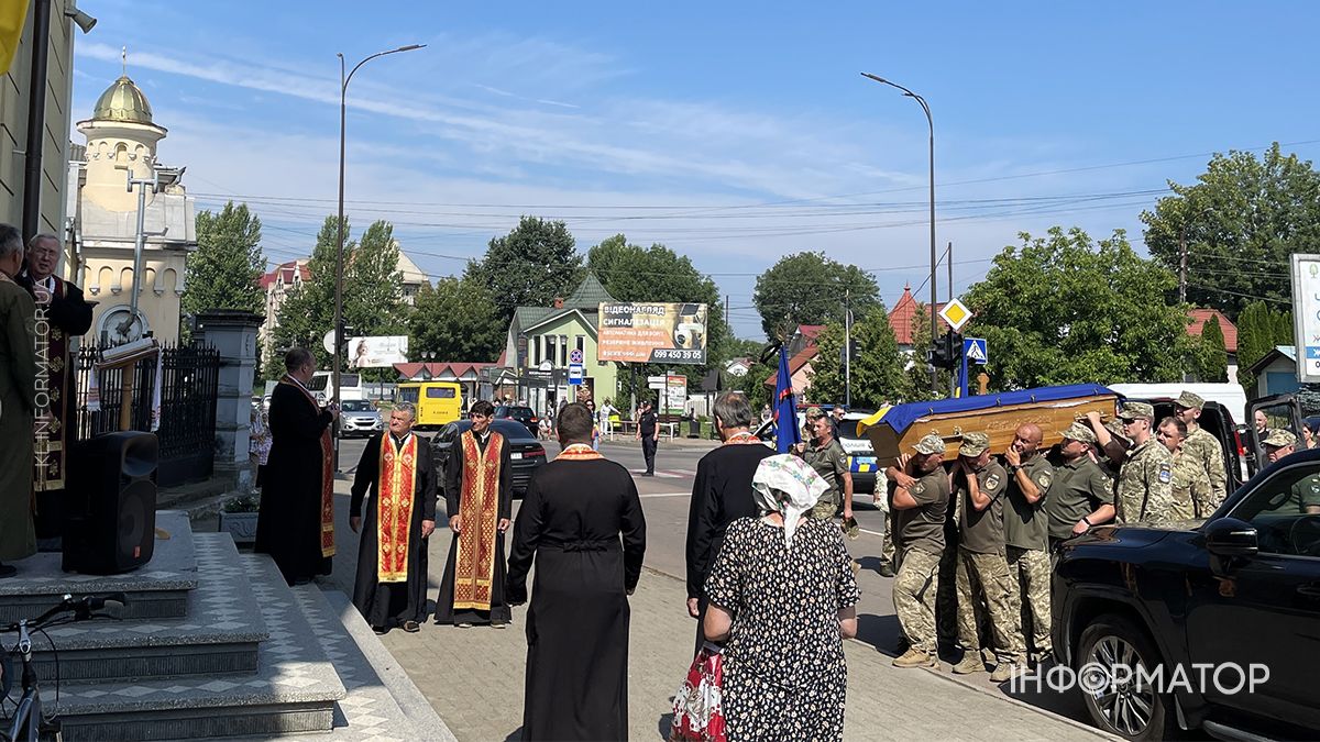 Коломия попрощалася із захисником Романом Пискором 4