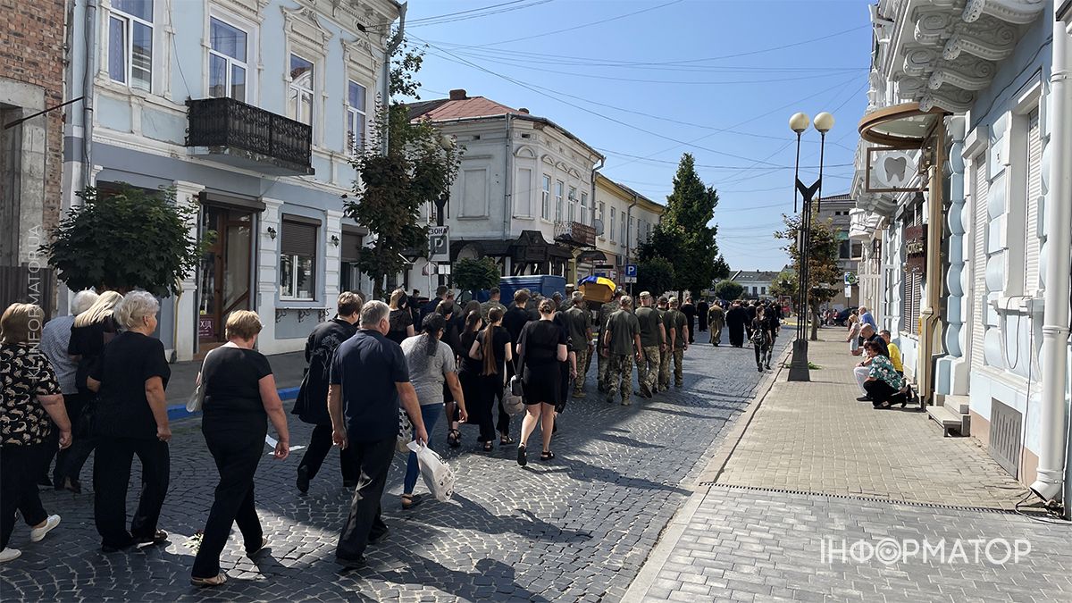 Коломия попрощалася із захисником Романом Пискором 2
