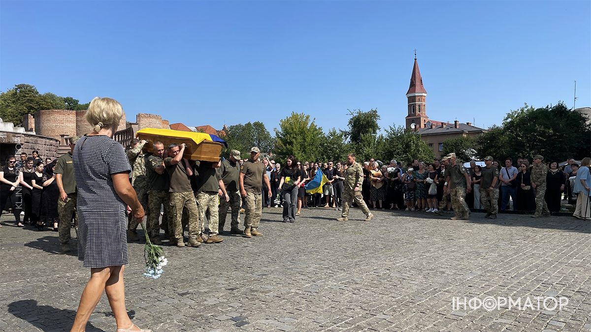 Коломия попрощалася із захисником Романом Пискором 9