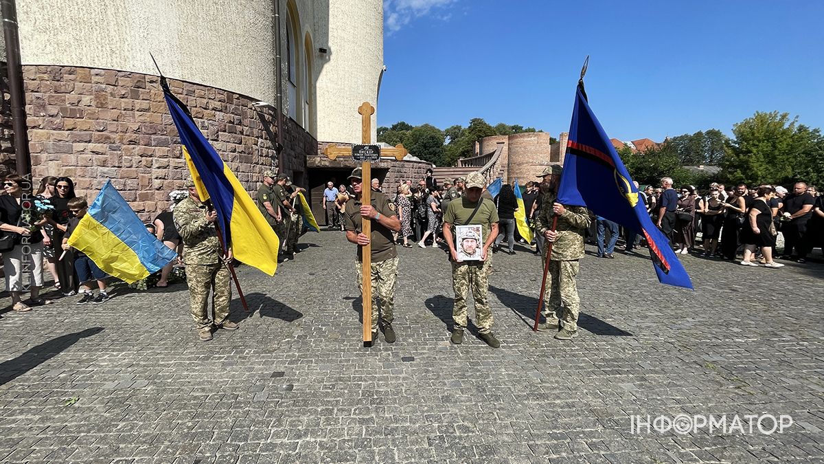 Коломия попрощалася із захисником Романом Пискором 8