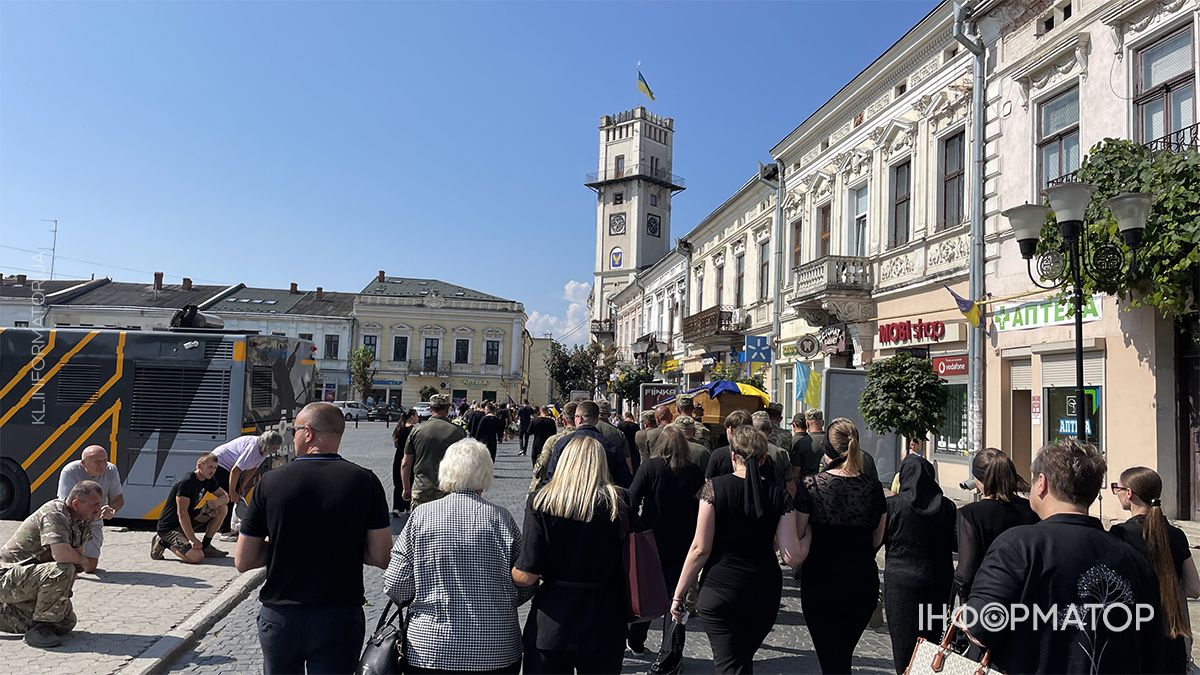 Коломия попрощалася із захисником Романом Пискором 17