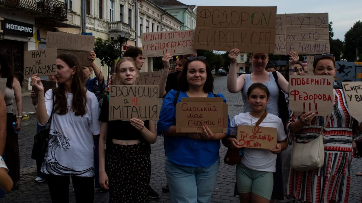 У Коломиї щодня проходять мітинги через звільнення Федорова 2