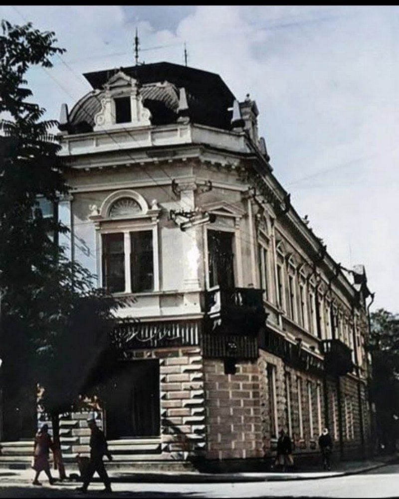 Від «Центральної» до «Карпат»: історія будинку на розі Театральної та Валової у Коломиї 8