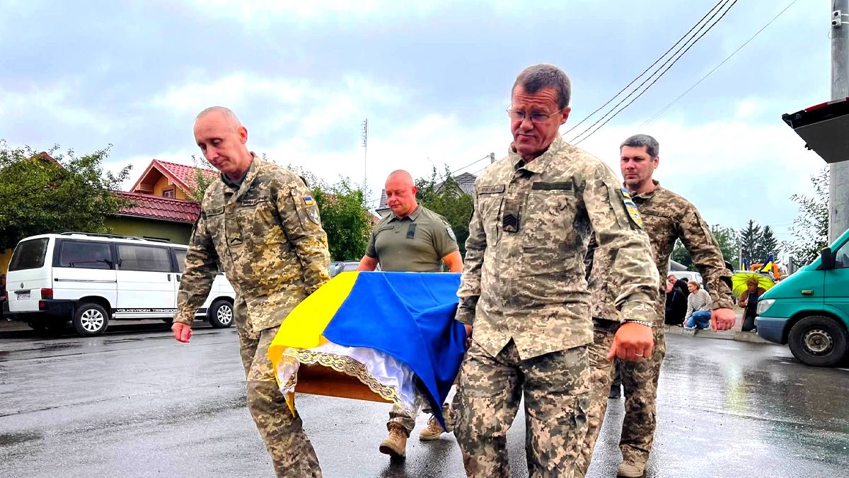 На Городенківщині попрощалися з воїном Василем Іванійчуком 2