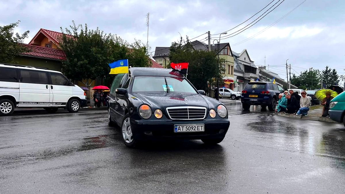 На Городенківщині попрощалися з воїном Василем Іванійчуком 1
