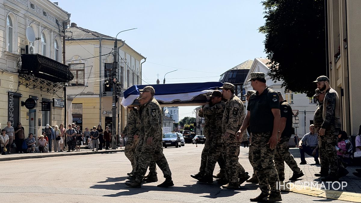 Назавжди 34... У Коломиї пройшов чин похорону воїна Віталія Надурака 5