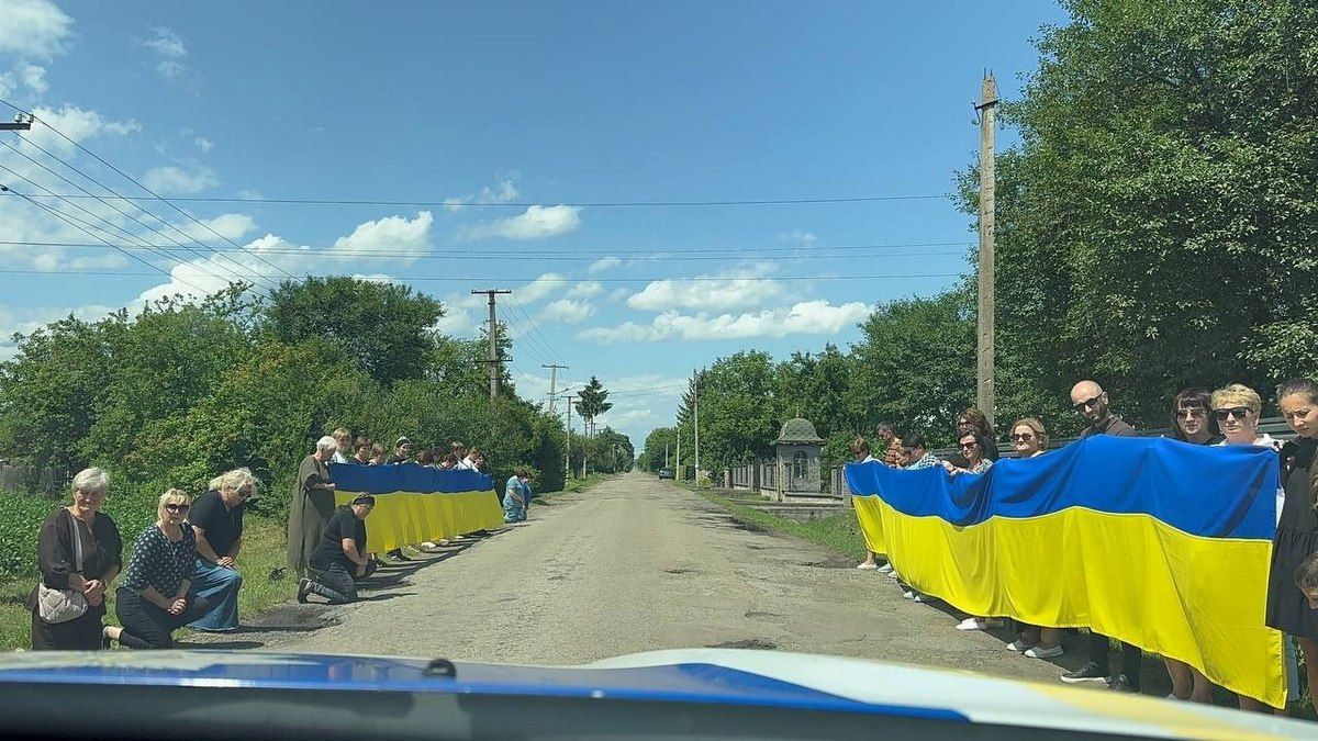 "На щиті" до Княждвора повернувся воїн Андрій Андрусяк, який понад 3 роки вважався зниклим безвісти 2
