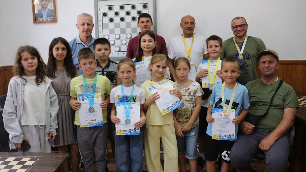 У Коломиї провели шахово-шашкові турніри до Дня тренера та Міжнародного дня шахів