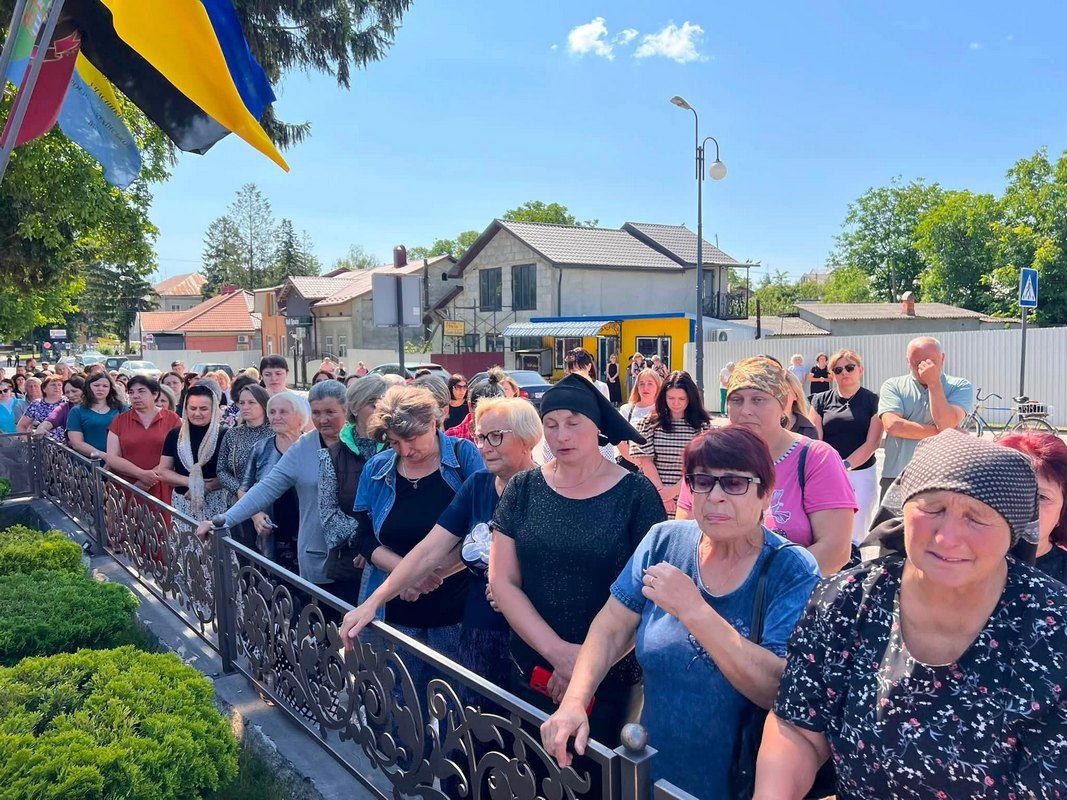 Городенківська громада "на щиті" зустріла воїна Віталія Коліщака 2