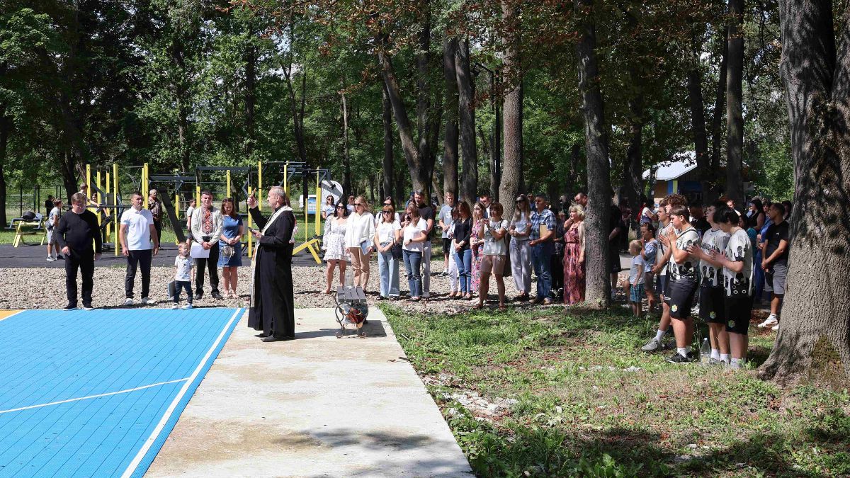 У Заболотові відкрили нові спортивні майданчики та провели благодійний захід 6