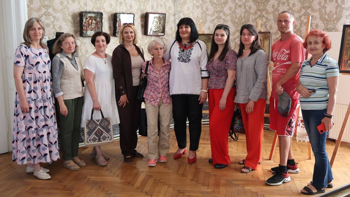 У Коломиї відкрили виставку старовинних українських ікон із приватної колекції Ольги Король 6